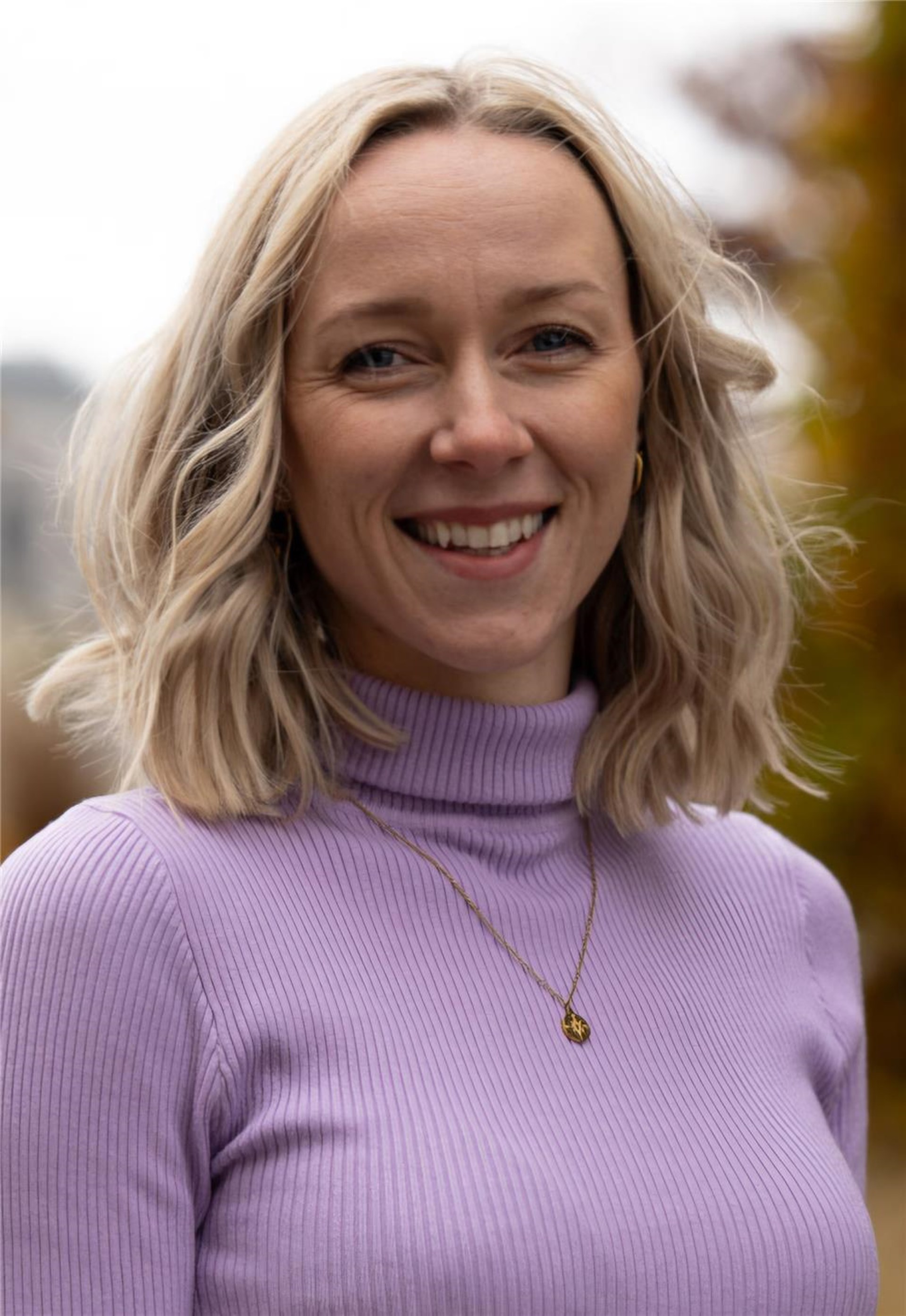Portraitbild einer blonden Frau